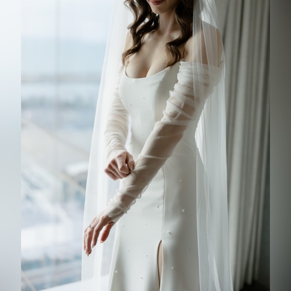 Sarah Seven Brontë - Picture 2 of 15